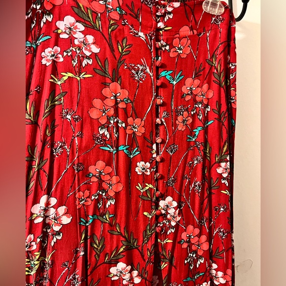 Express- size L- claret maxi skirt w/flowers. Buttons to thigh. GC. - Picture 4 of 5